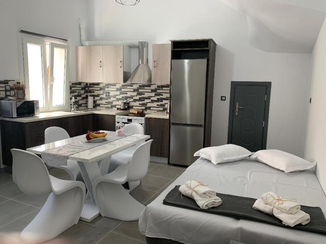 Thania'S House ,4 Minutes From The Center Of Hermoulis Ermoupoli Exterior foto